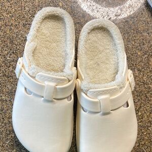 Women’s White Shoes